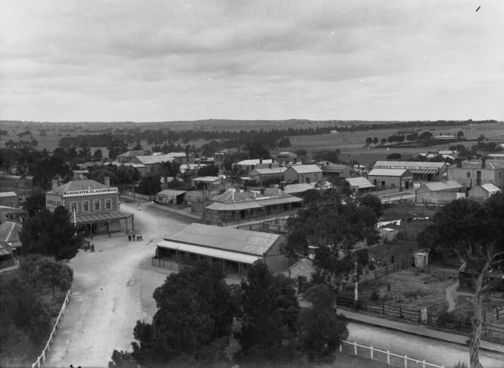 Township of Strathalbyn, looking north-east from St Andrew's Church (~1906)